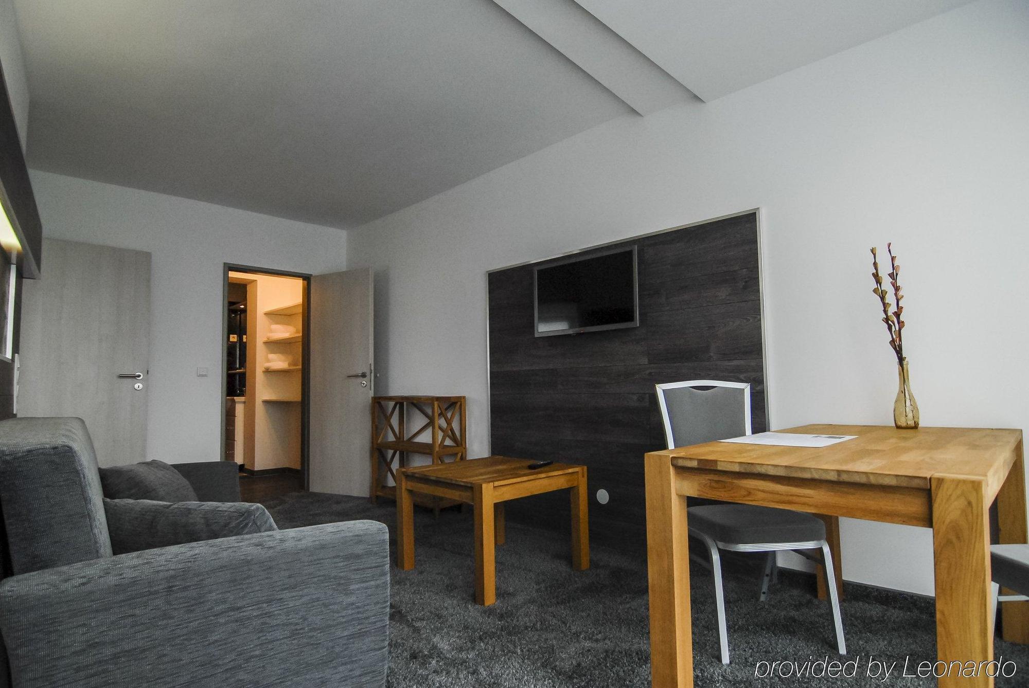 Petul Apart Hotel City Premium Есен Екстериор снимка