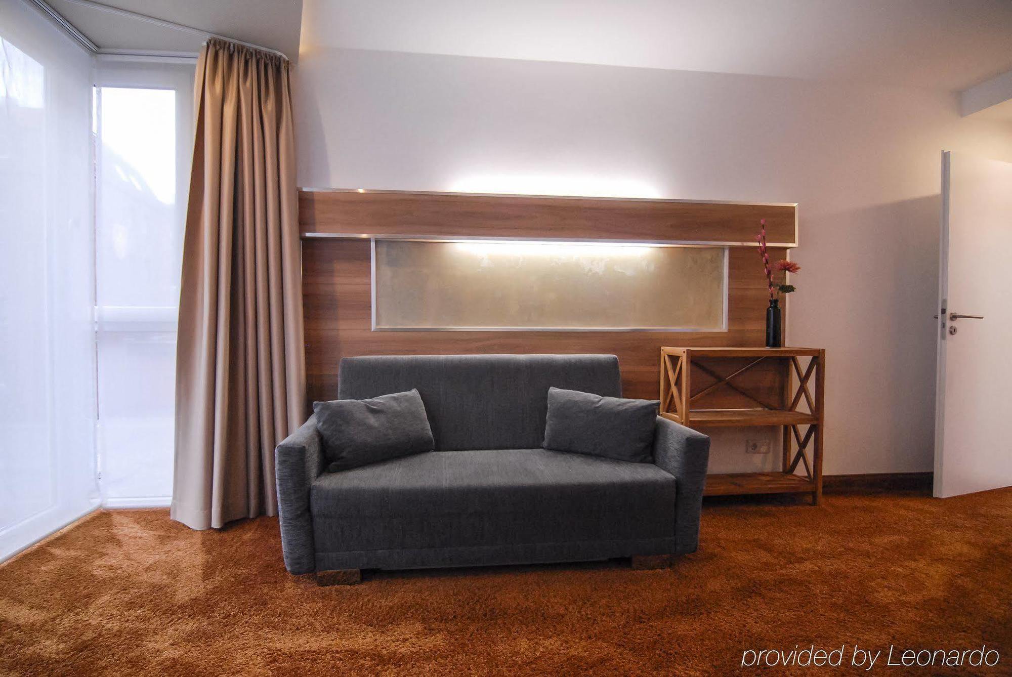 Petul Apart Hotel City Premium Есен Екстериор снимка