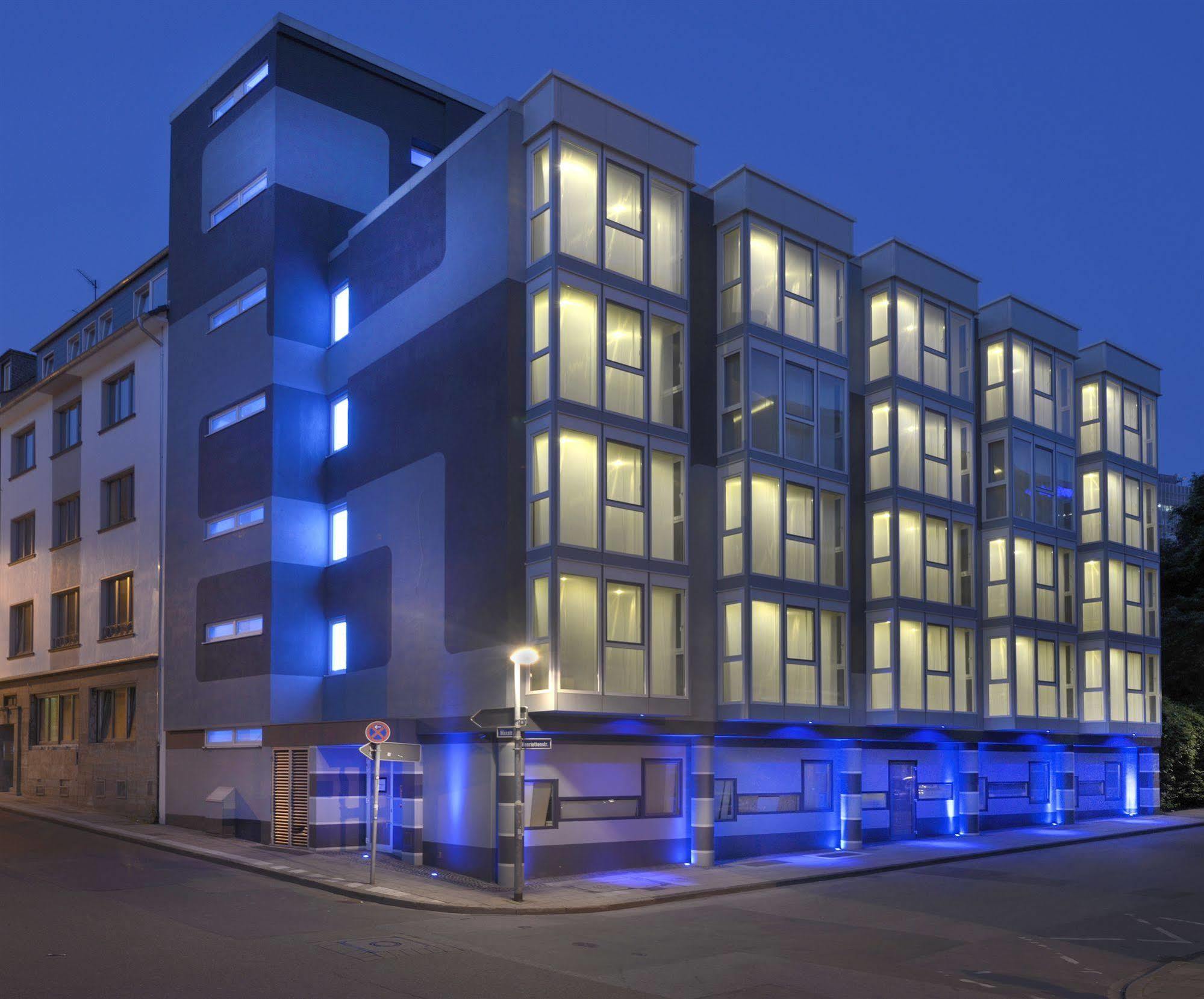 Petul Apart Hotel City Premium Есен Екстериор снимка