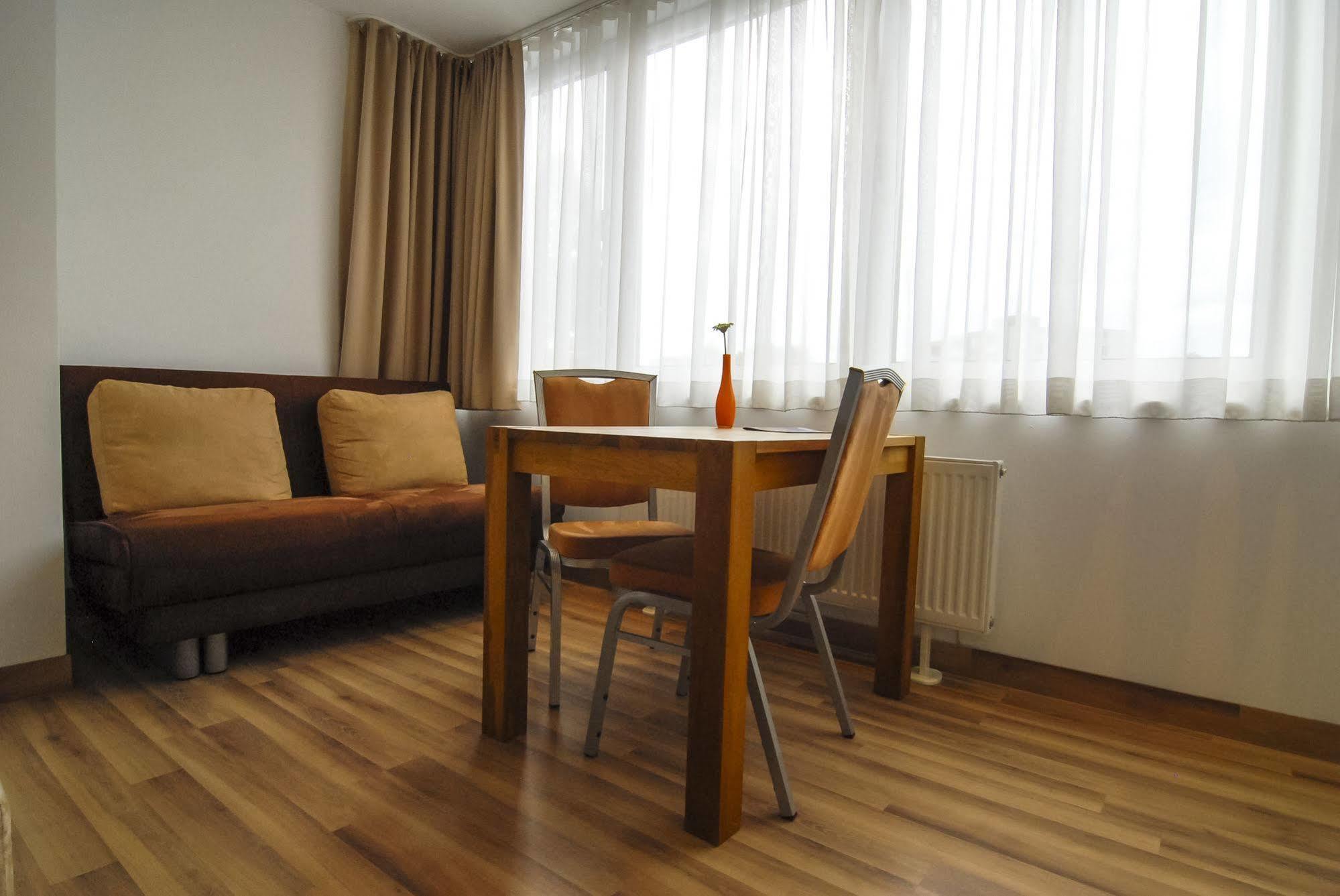 Petul Apart Hotel City Premium Есен Екстериор снимка