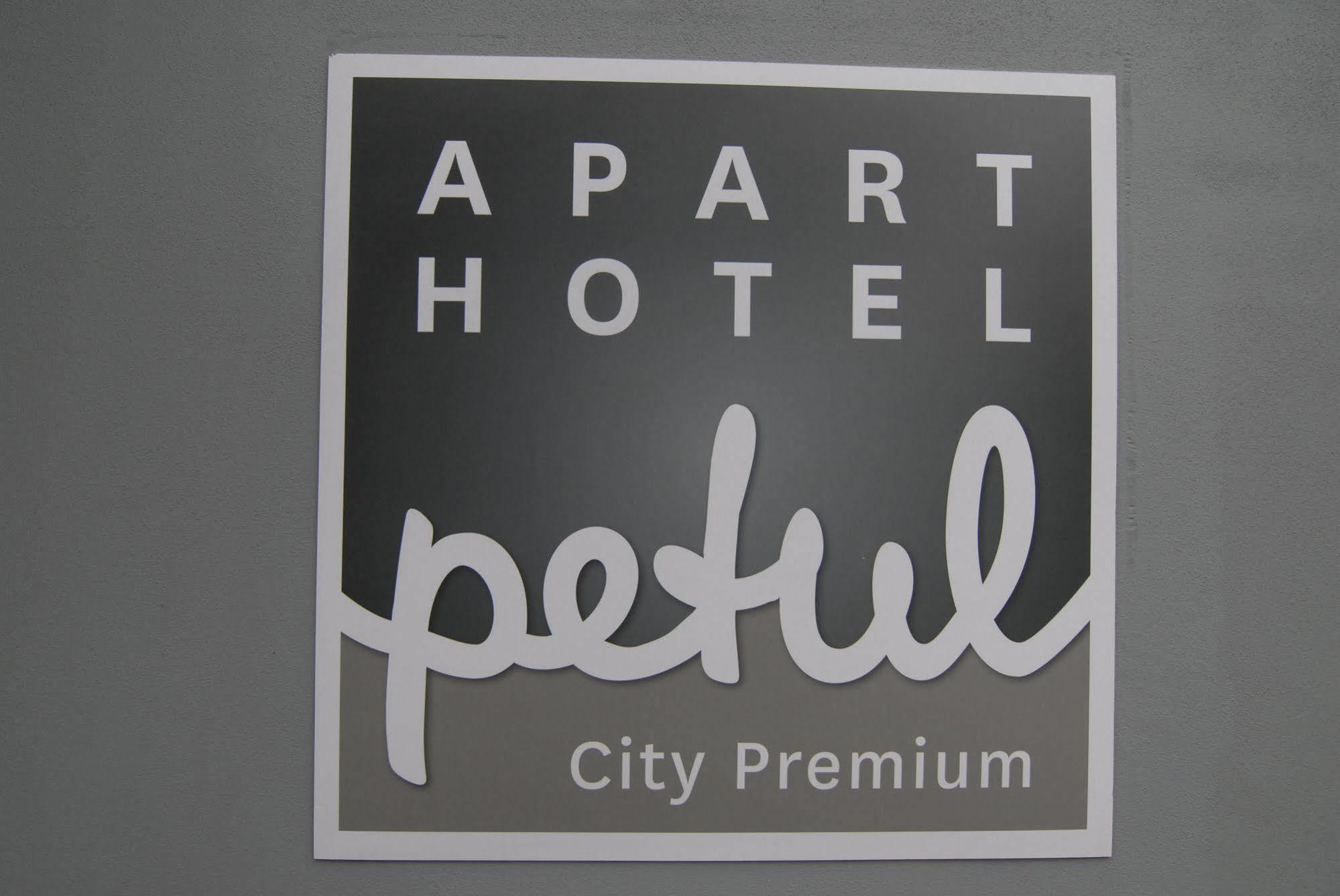 Petul Apart Hotel City Premium Есен Екстериор снимка