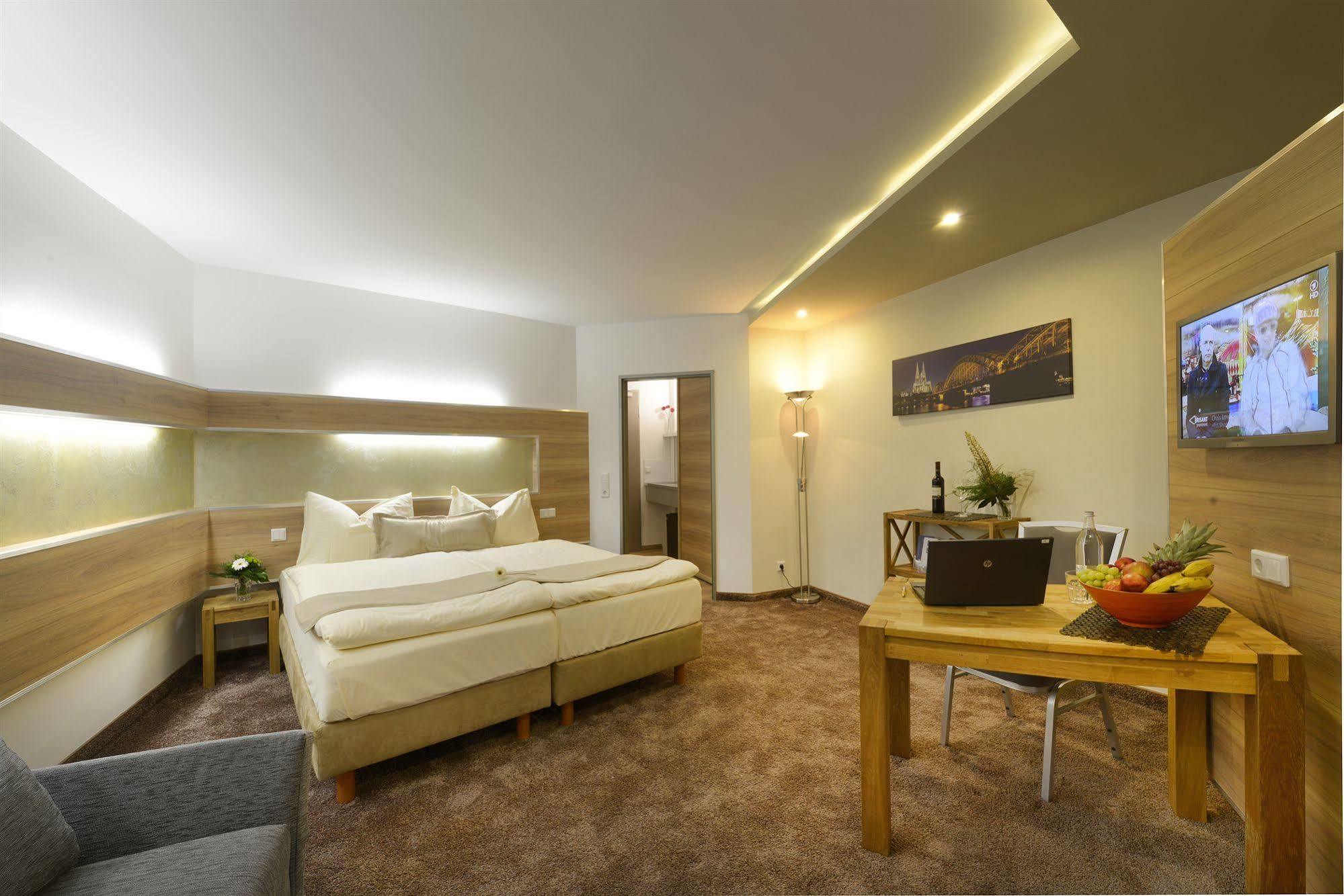 Petul Apart Hotel City Premium Есен Екстериор снимка